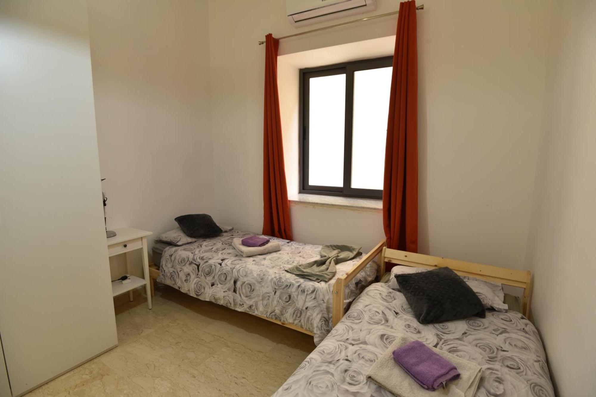 Xl Seafront In Apartment Sliema