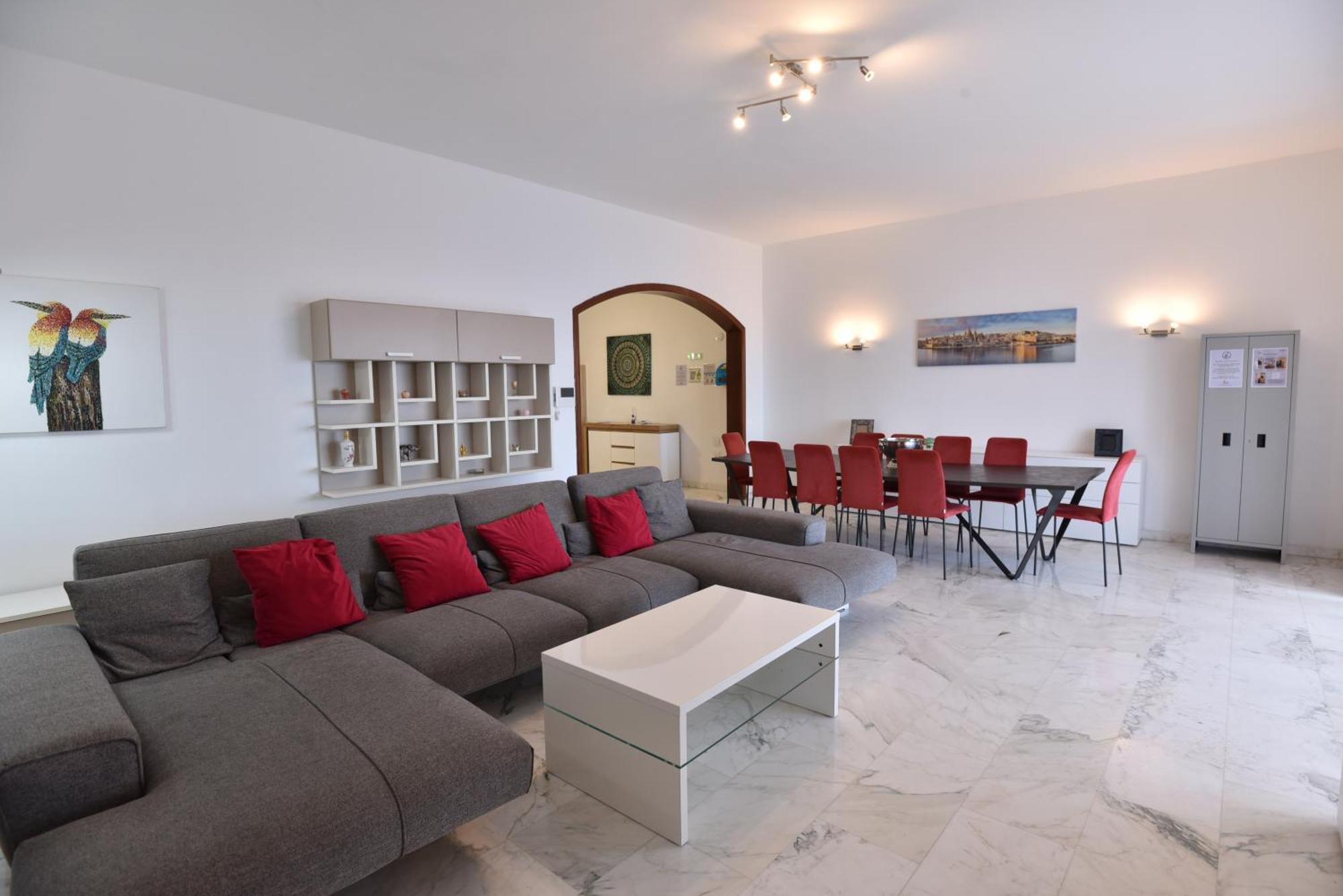 Apartment Xl Seafront In Sliema